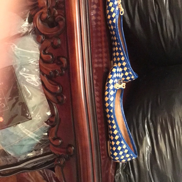 Flats - Picture 2 of 5